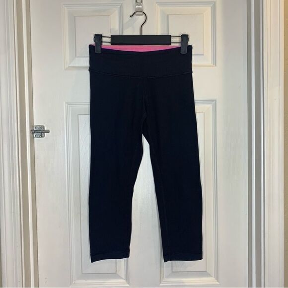 Lululemon Black Crop Leggings Size 4 - Picture 1 of 8